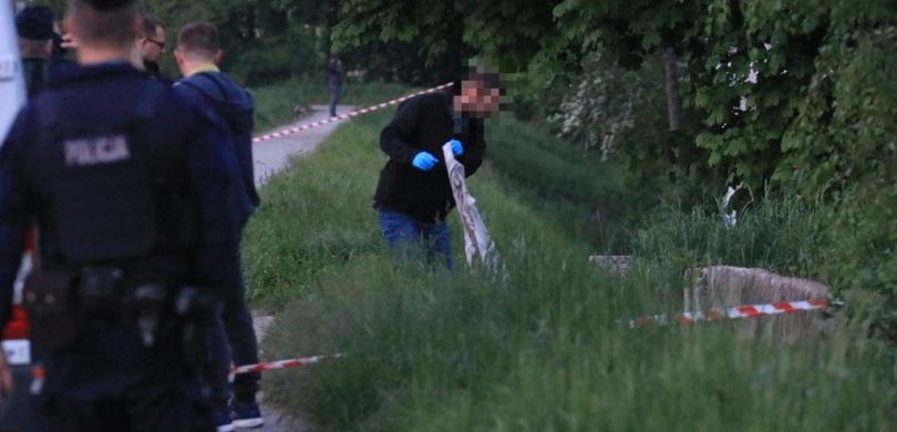 Legnica - 
Działania policji na miejscu znalezionych zwłok	 