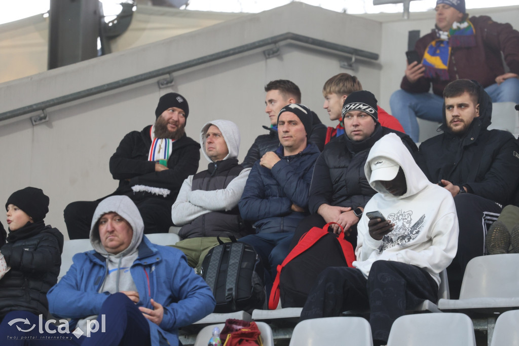 Na trybunach 2812 widzów