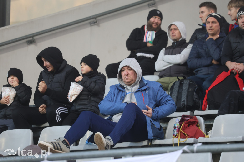 Na trybunach 2812 widzów