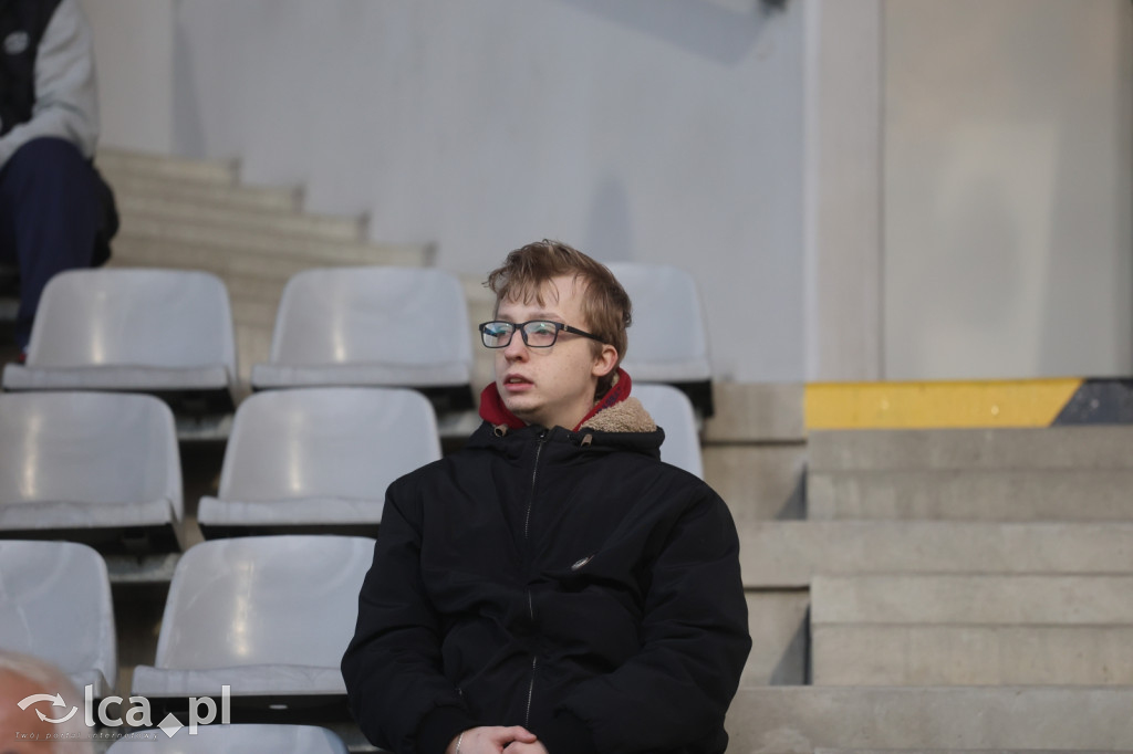 Na trybunach 2812 widzów