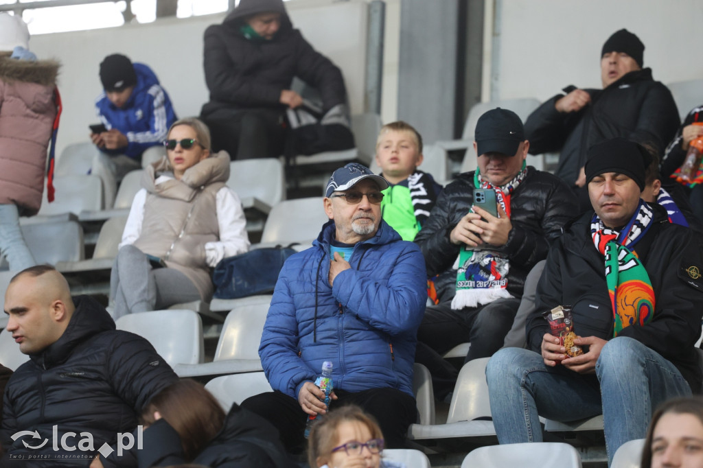 Na trybunach 2812 widzów