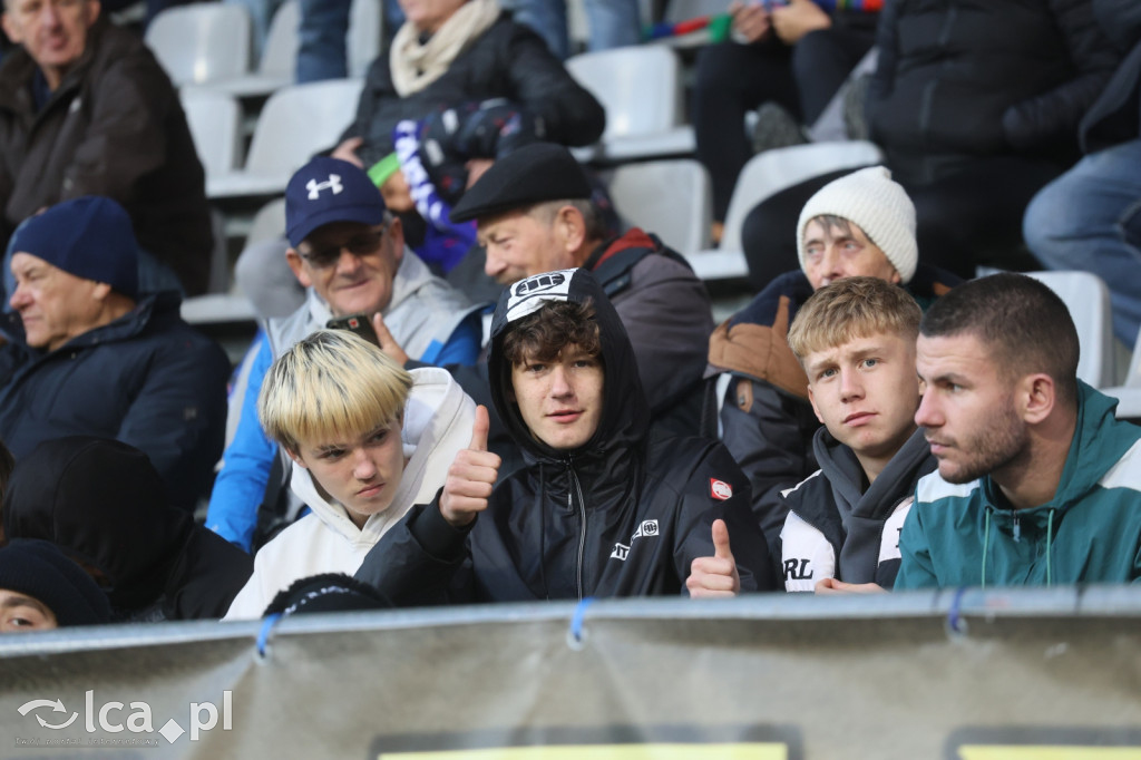 Na trybunach 2812 widzów