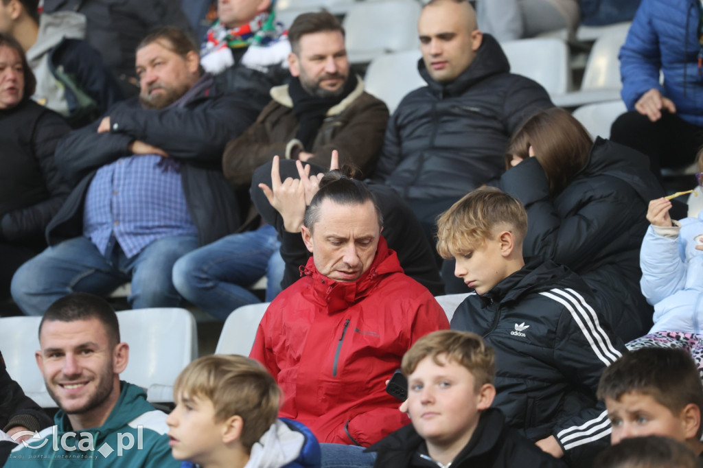 Na trybunach 2812 widzów