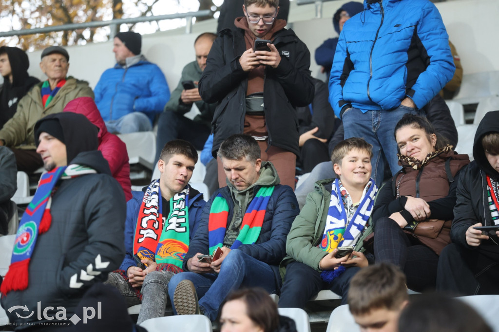 Na trybunach 2812 widzów