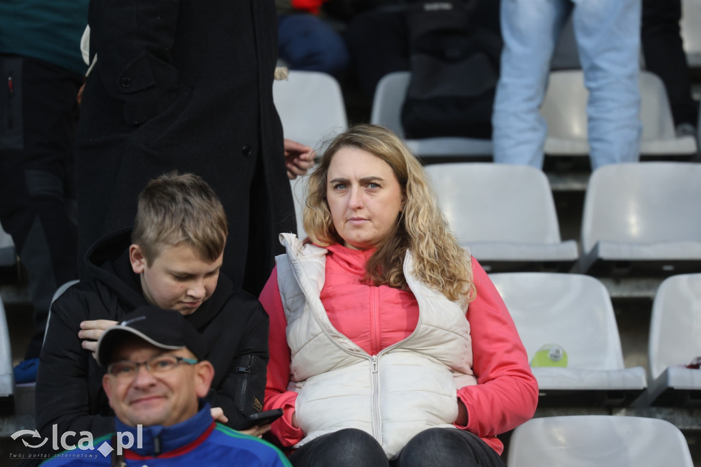 Na trybunach 2812 widzów