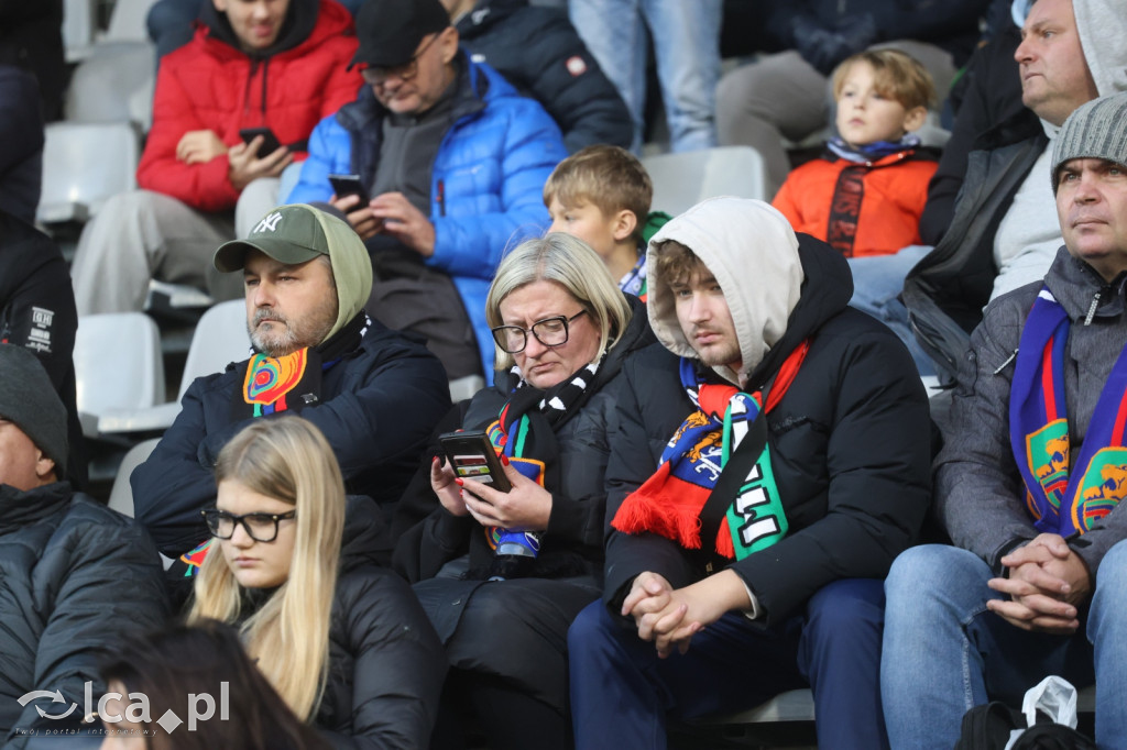 Na trybunach 2812 widzów