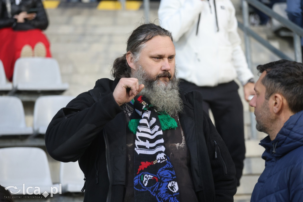 Na trybunach 2812 widzów