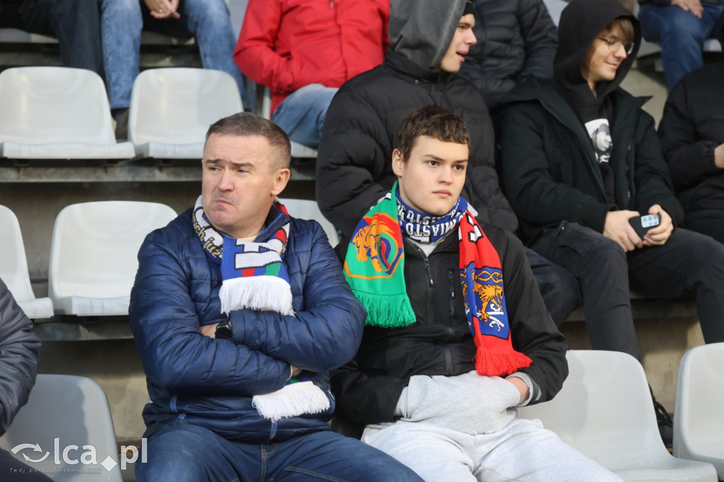 Na trybunach 2812 widzów