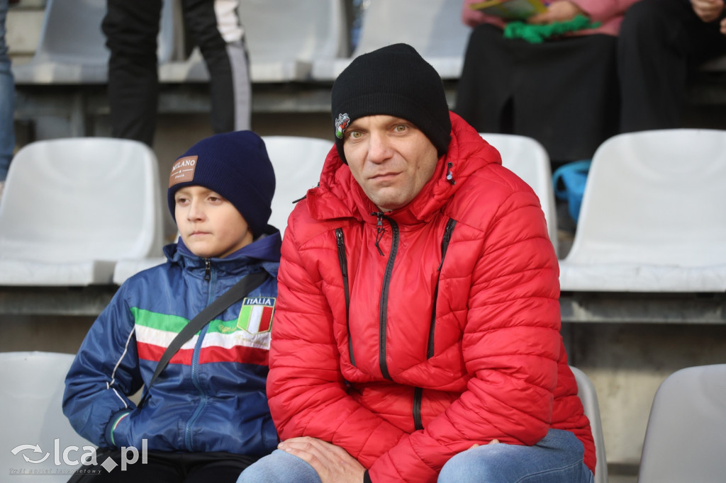 Na trybunach 2812 widzów