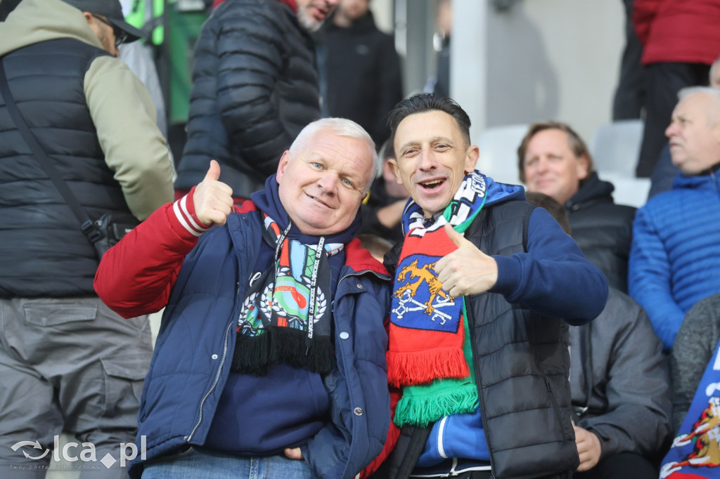 Na trybunach 2812 widzów