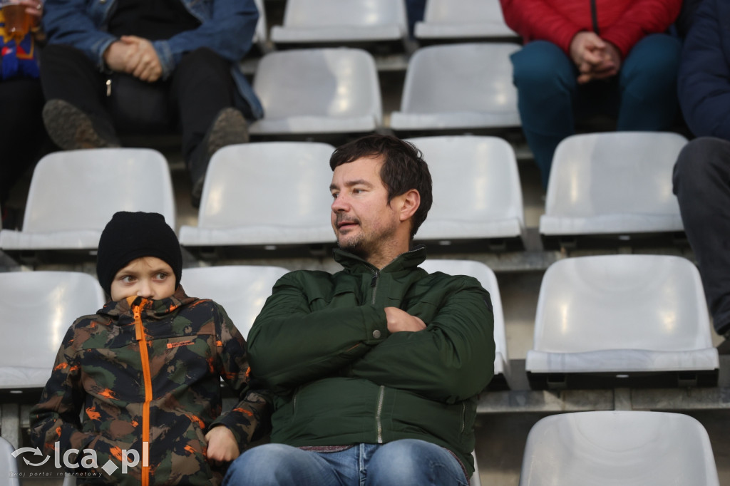 Na trybunach 2812 widzów