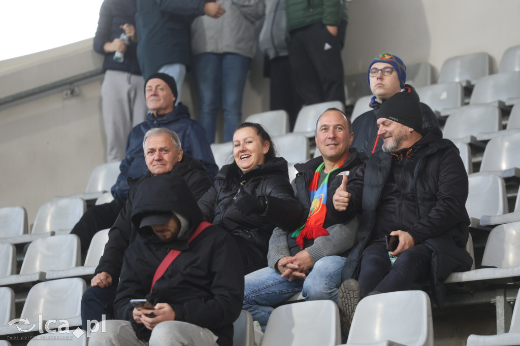 Na trybunach 2812 widzów