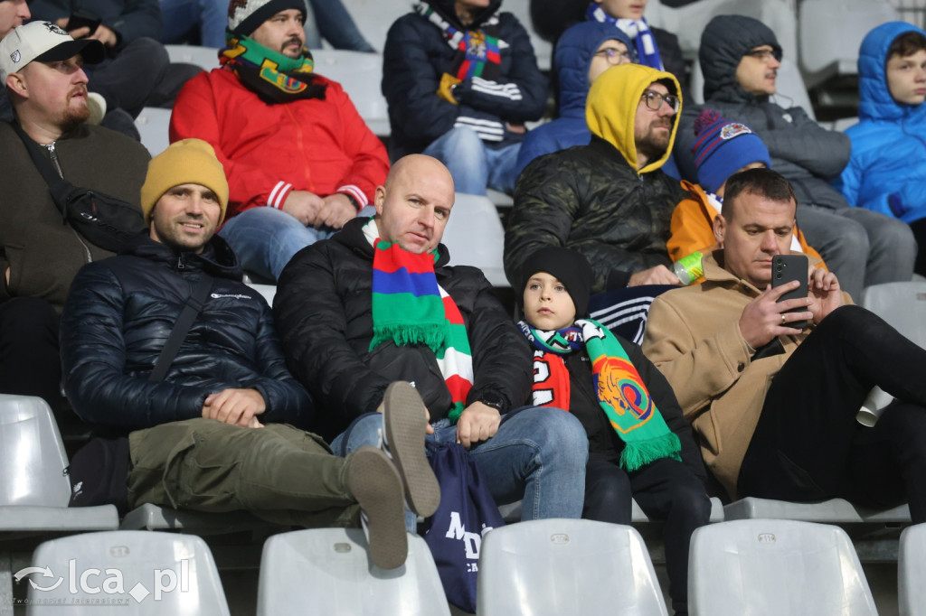 Na trybunach 2812 widzów