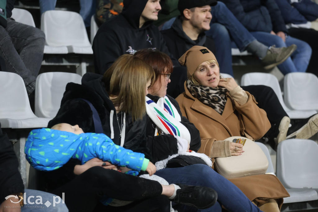 Na trybunach 2812 widzów