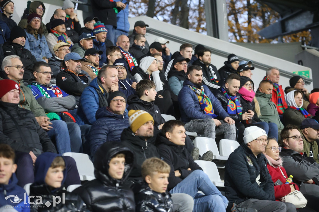 Na trybunach 2812 widzów