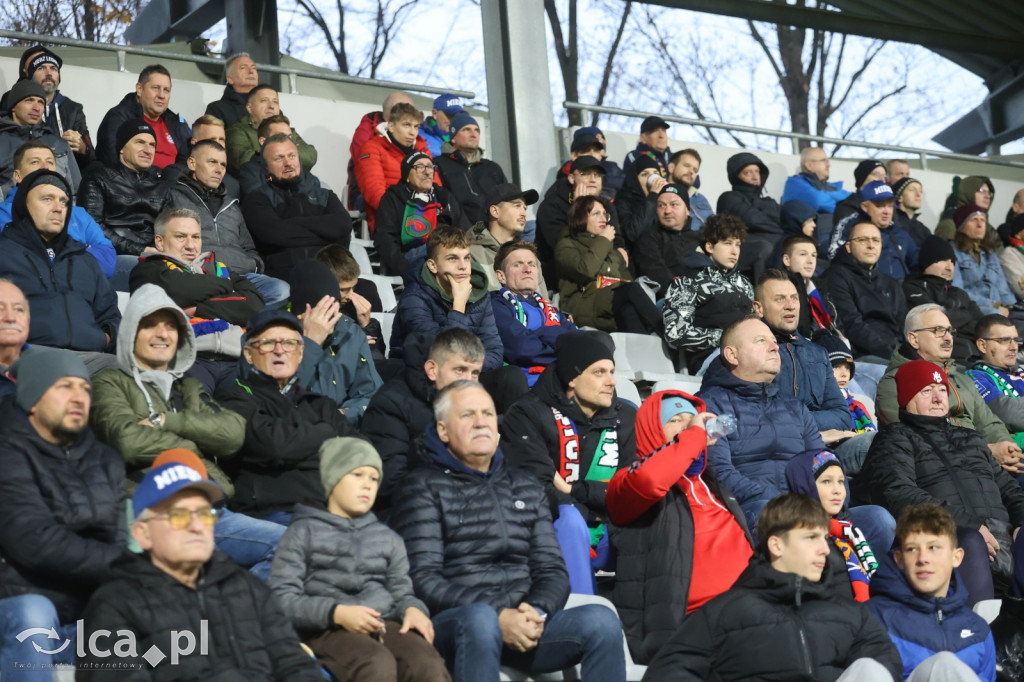 Na trybunach 2812 widzów