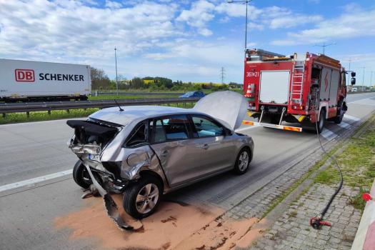 Legnica - Dwa wypadki na autostradzie i pięcioro rannych