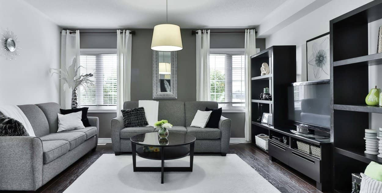 Jak wybrać i gdzie kupić nowoczesny żyrandol do salonu?