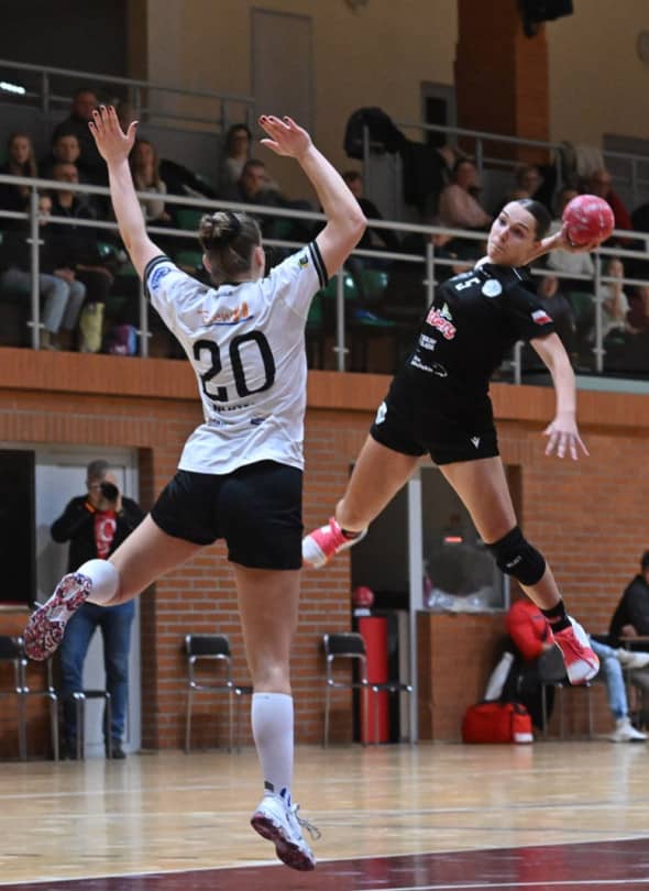 EISBERG Dziewiątka Legnica (Piotr Florek)