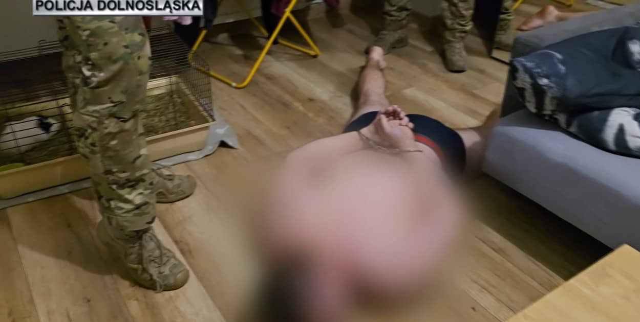 Handlowali ludźmi i narkotykami. Zorganizowany gang rozbity (źródło: Policja Dolnośląska)