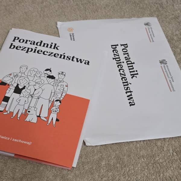 Rządowy poradnik bezpieczeństwa trafia do skrzynek (Piotr Florek lca.pl)