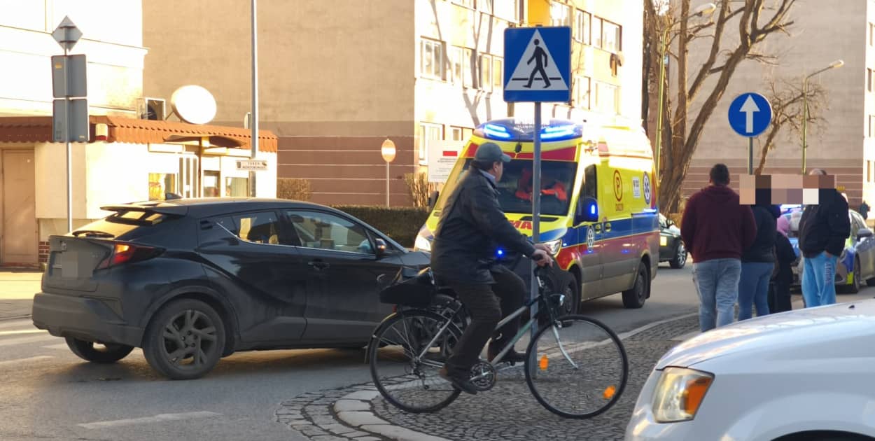 Potrącenie na pasach. Kobieta w szpitalu (kontakt24)