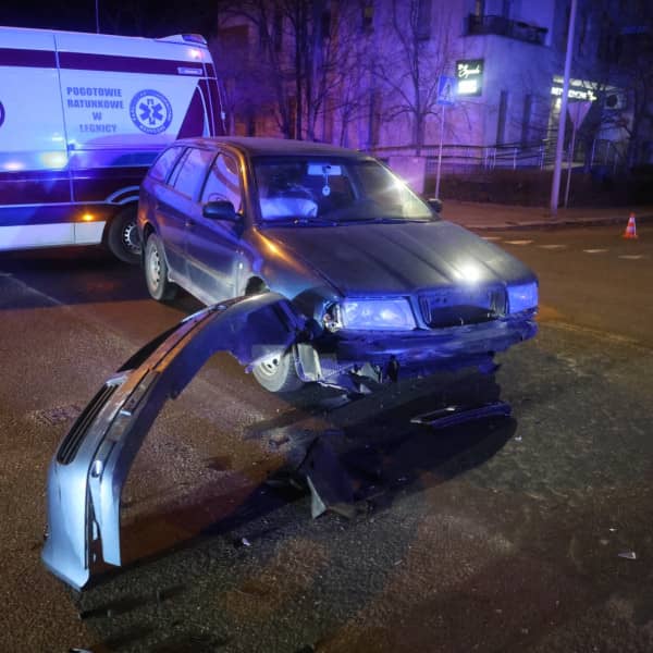 Infiniti uderzyło w Skodę(Wojciech Obremski lca.pl)