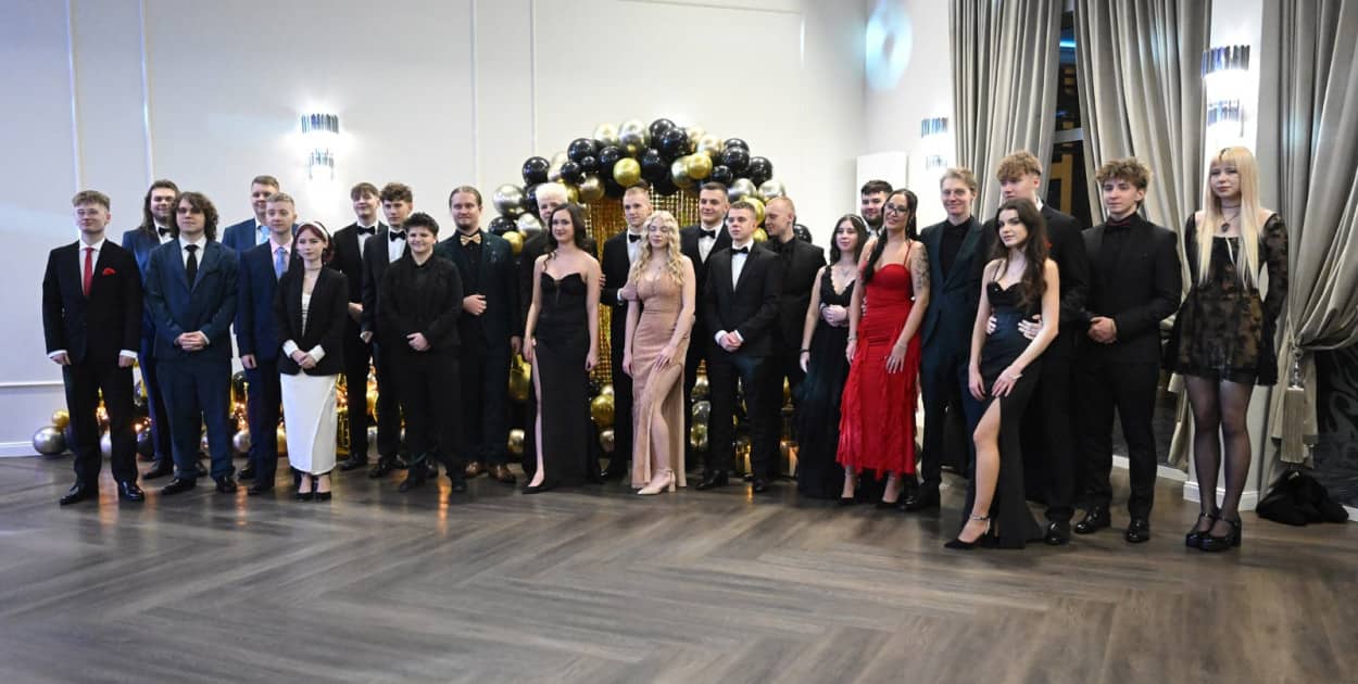 Studniówka uczniów „Samochodówki” (Piotr Florek lca.pl)