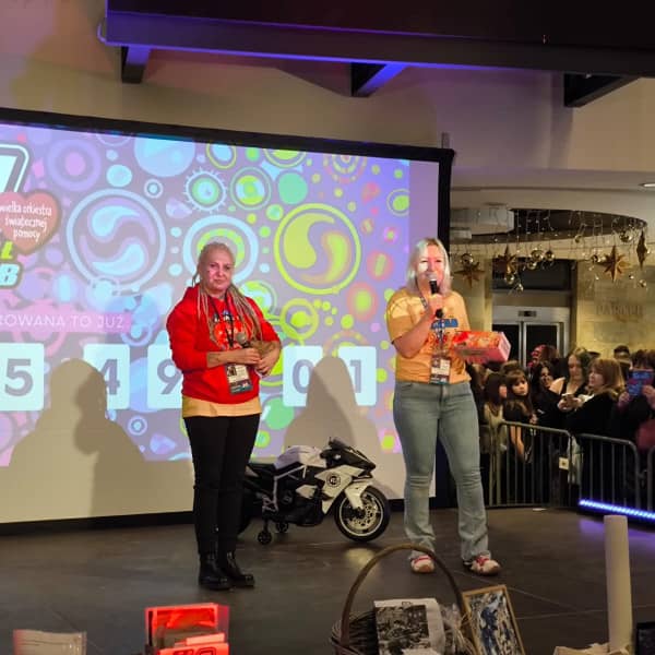 WOŚP w Legnicy gra pełną parą. Trwają licytacje (Wojciech Skulimowski lca.pl)