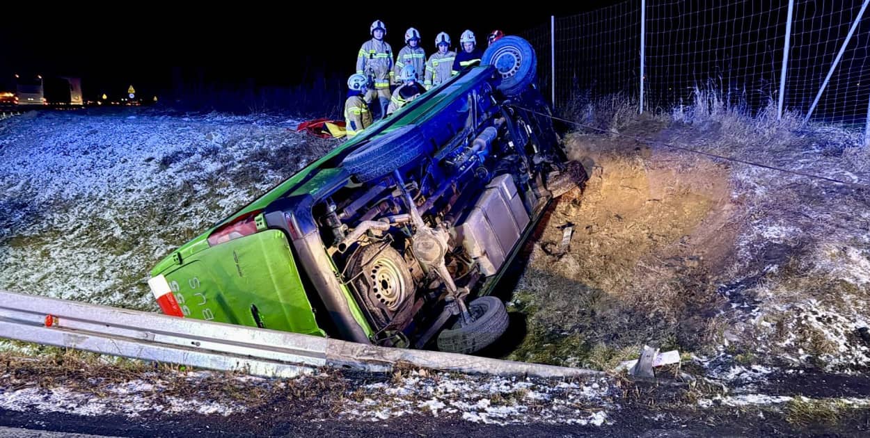 Wypadek na autostradzie pod Legnicą (źródło: Dolnośląskie Alarmowo)