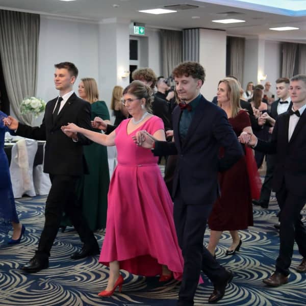 Studniówkowe szaleństwo maturzystów Energetyka (ZSEM)