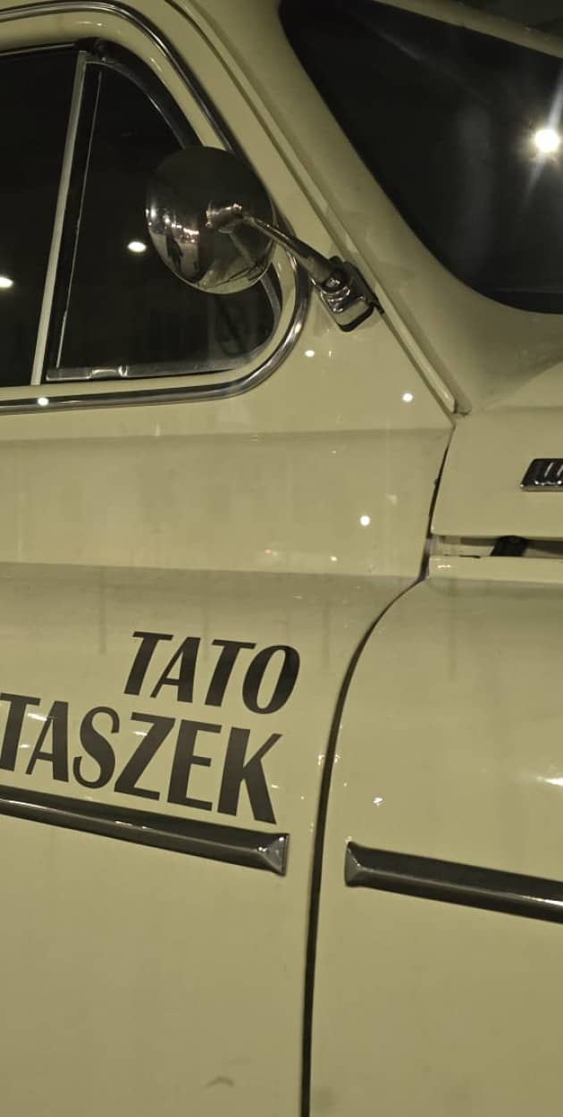 Drezyna Warszawa M20 na placu Słowiańskim (Piotr Florek lca.pl)