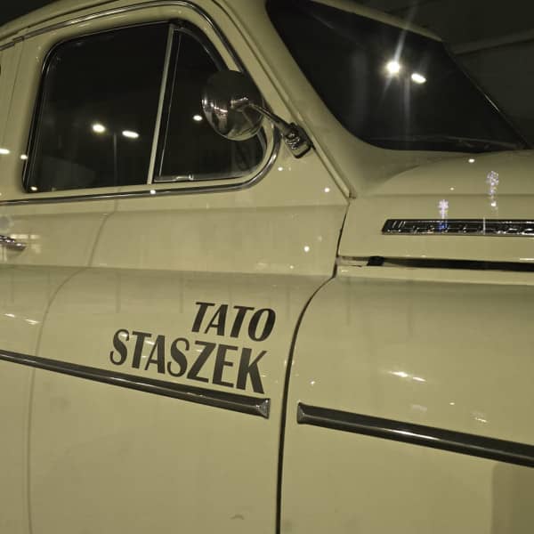 Drezyna Warszawa M20 na placu Słowiańskim (Piotr Florek lca.pl)