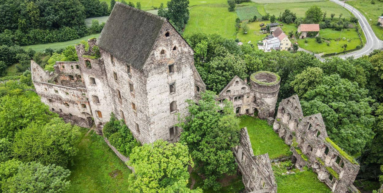 Zamek Świny (źródło: zamekswiny.pl)