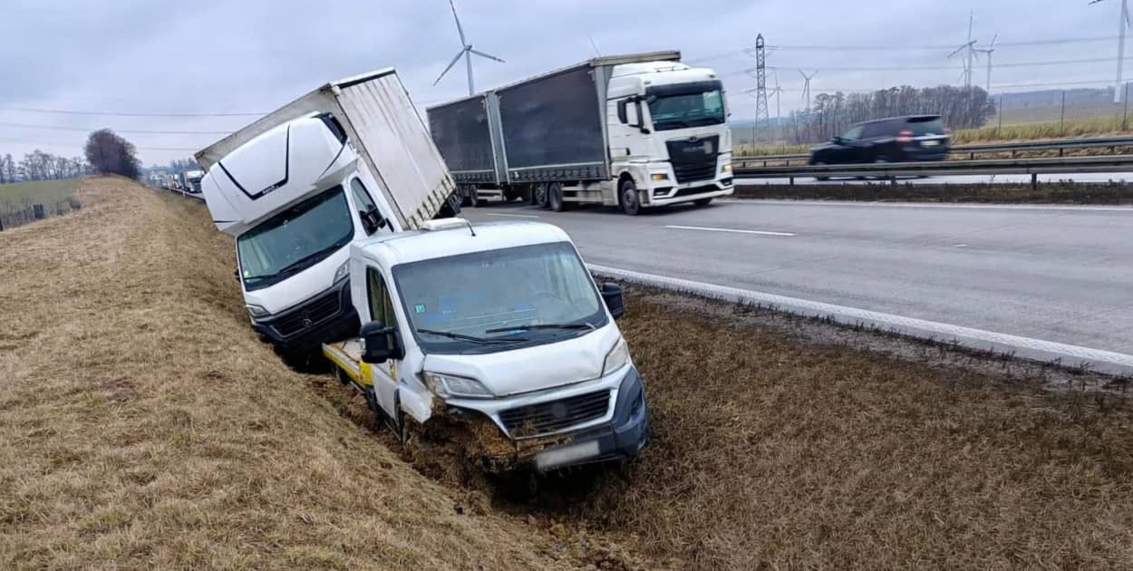 Piątkowe zdarzenie na A4 (źródło: Dolnośląskie Alarmowo)