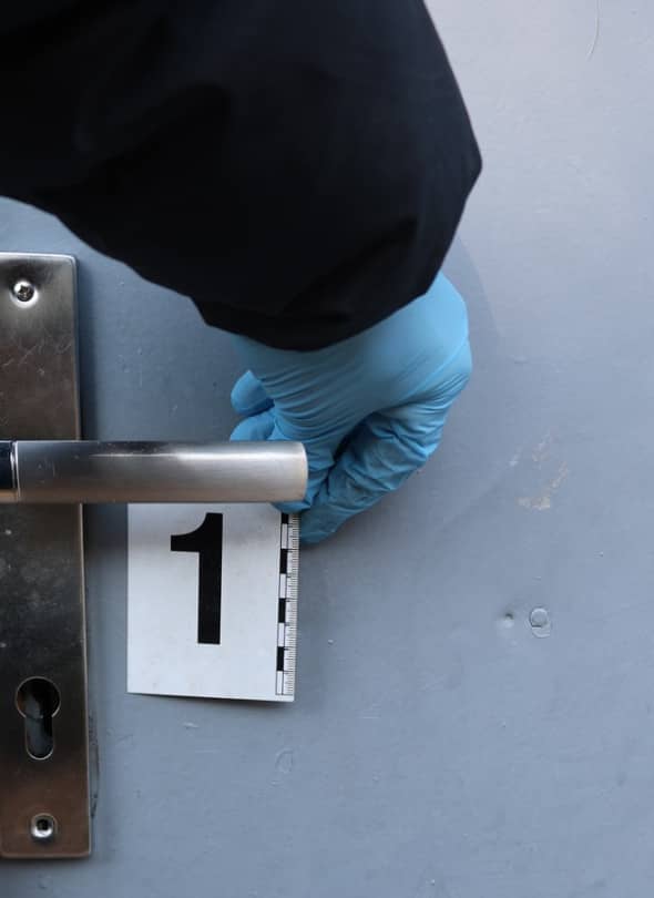 Jechał mimo zakazu, w domu miał łupy z włamania (źródło: KMP Legnica)