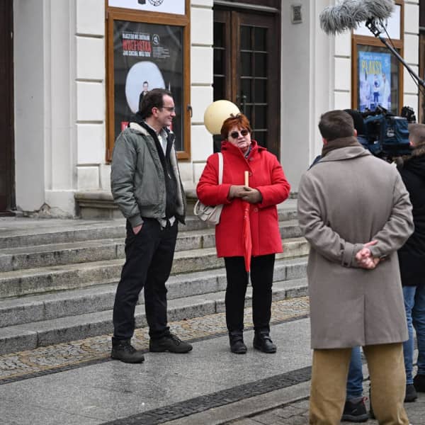 Ekipa TVN realizowała materiał o Elżbiecie Kot (Piotr Florek lca.pl)