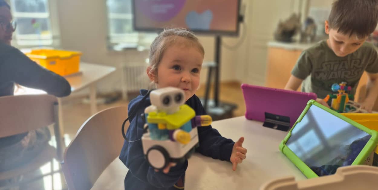 Dzieci budowały inteligentne miasto i uczyły się AI (LS lca.pl)