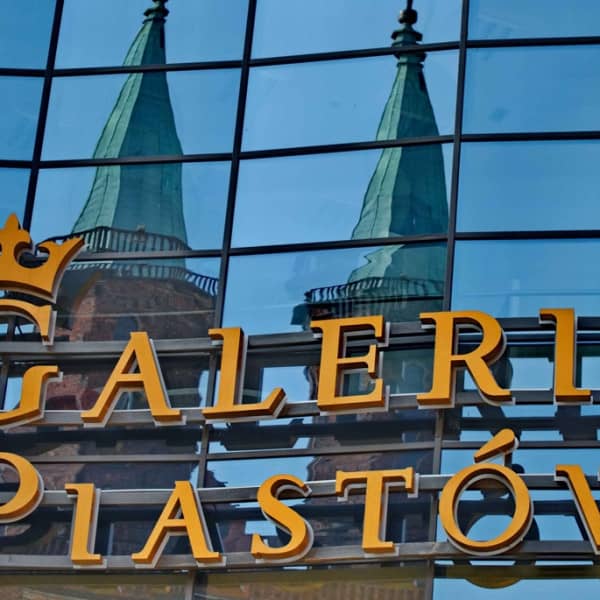 Galeria Piastów (arch. lca.pl)