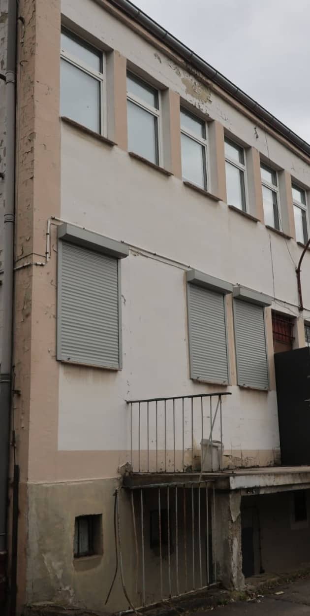 Budynek po OGM 2 przy Rzeczypospolitej (Wojciech Obremski lca.pl)