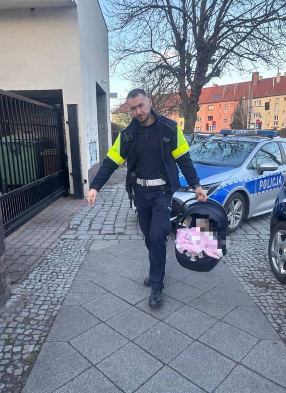 Interwencja policjantów (źródło: KMP Legnica)
