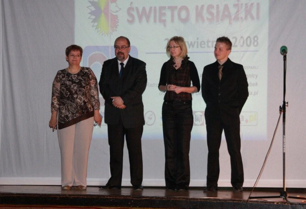 Uczyli się czerpać papier