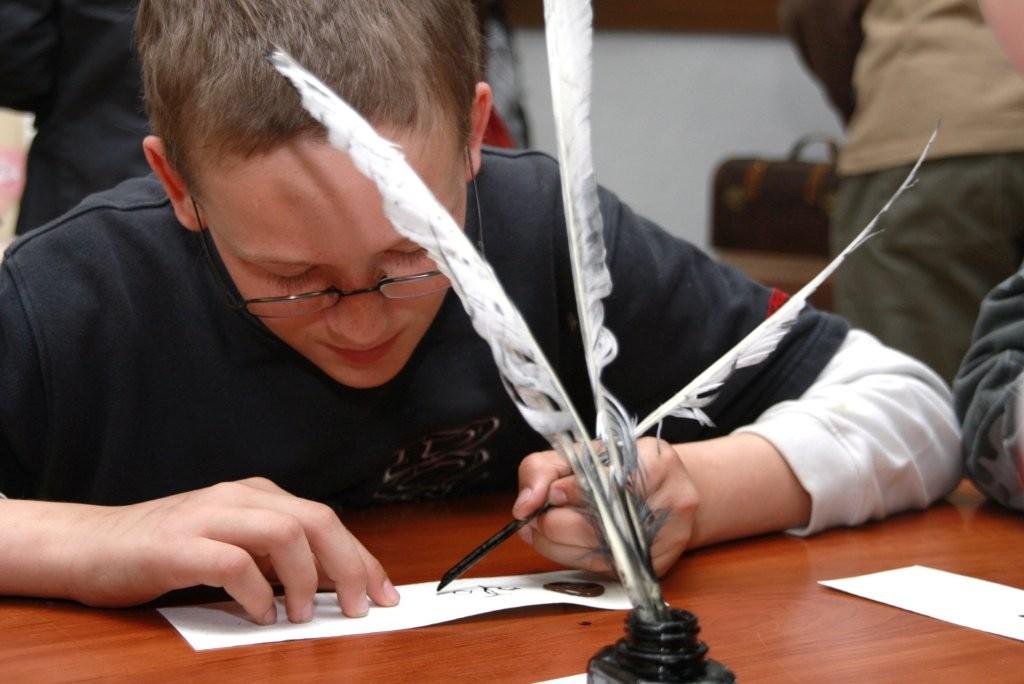 Uczyli się czerpać papier