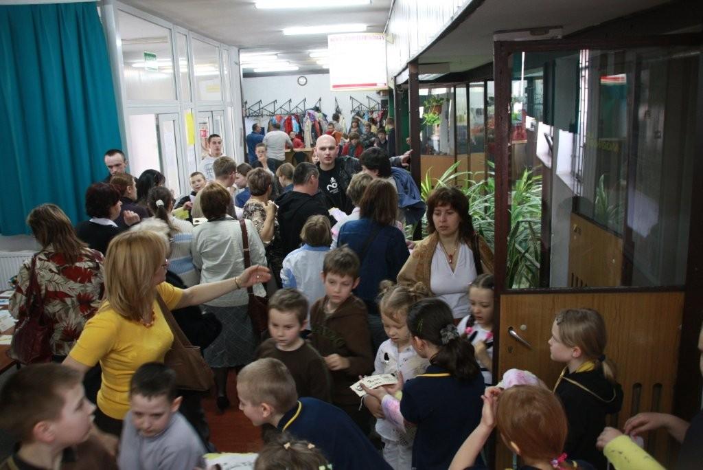 Uczyli się czerpać papier