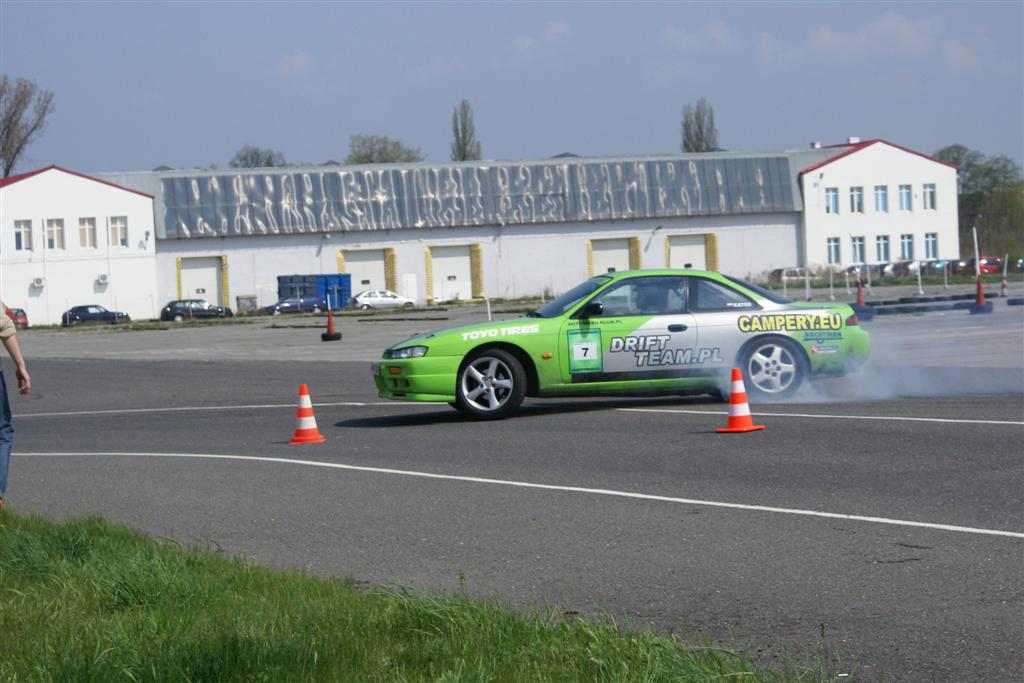Drifting na lotnisku