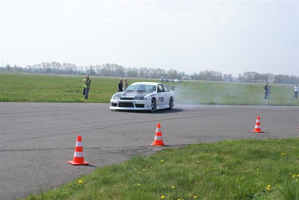 Drifting na lotnisku