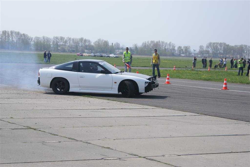 Drifting na lotnisku