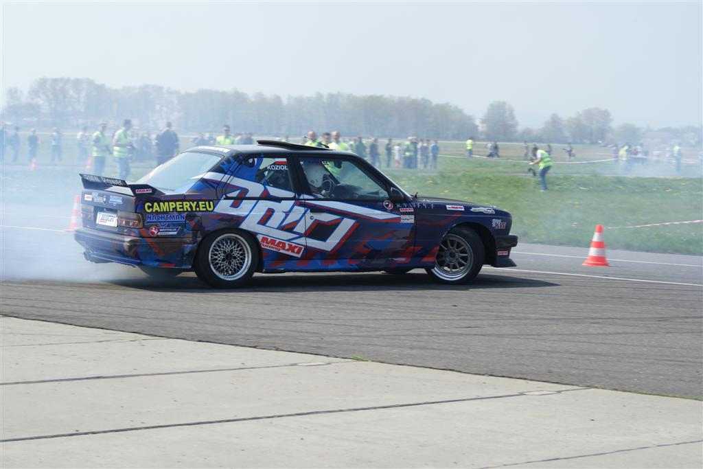 Drifting na lotnisku
