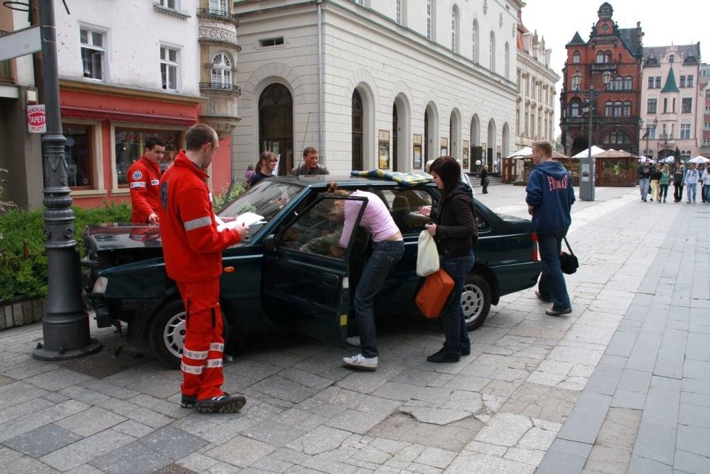 Udzielono pomocy rannym na rynku