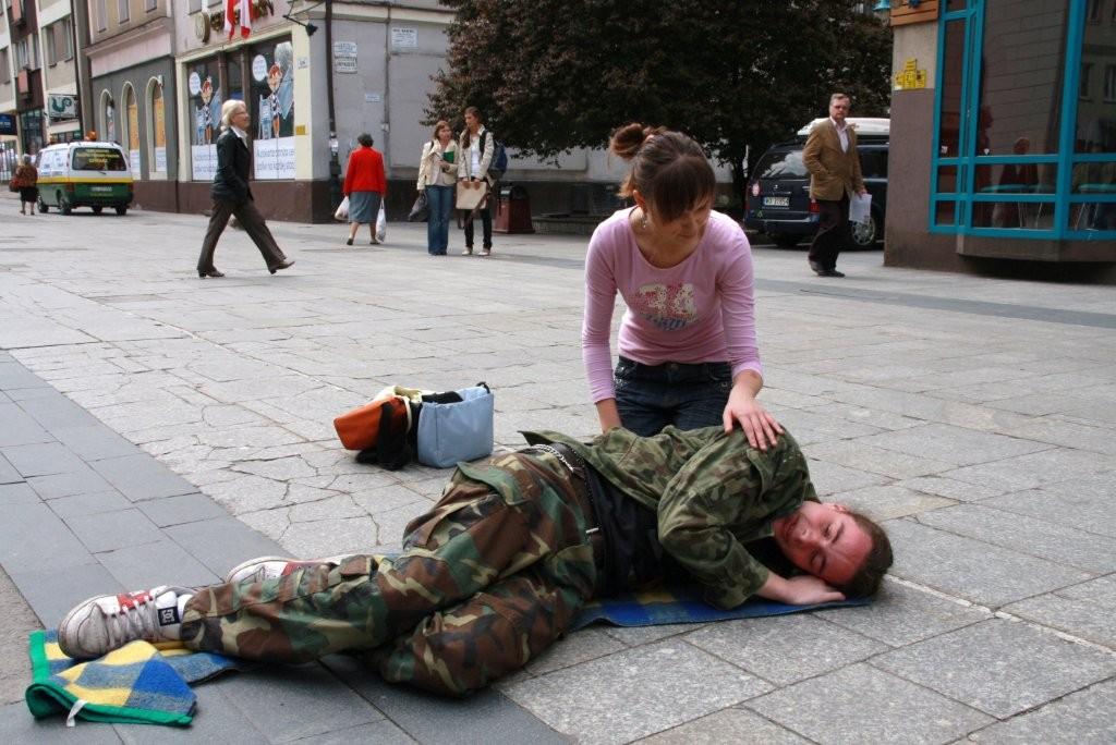 Udzielono pomocy rannym na rynku